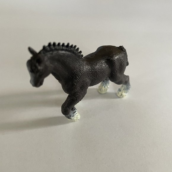 Safari Limited Black Friesian Mare Horse Animal Figurine - Picture 4 of 8